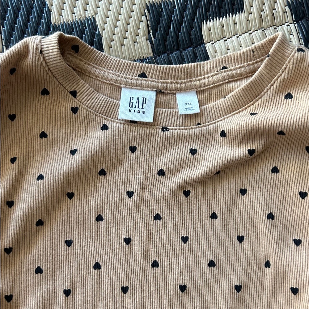 Gap Kids Black & Tan Sweetheart Long Sleeve Ribbed Tee